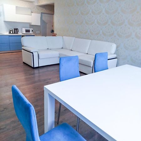 Grunvald Lux Apartment Kyiv Exterior photo
